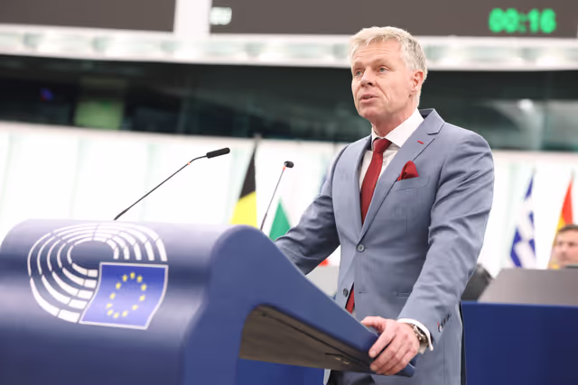 Foto 5: EP Plenary session - Commission statement - EU2040 climate target