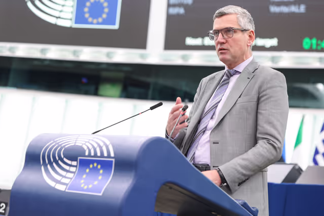 Fotografie 14: EP Plenary session - Oral question - Calling on the Council to take all necessary steps to reach an agreement on the European cross-border mechanism file and open negotiations with Parliament