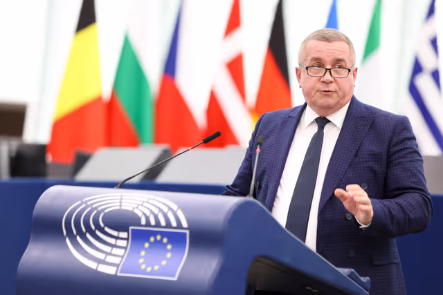 Fotografie 5: EP Plenary session - Oral question - Calling on the Council to take all necessary steps to reach an agreement on the European cross-border mechanism file and open negotiations with Parliament