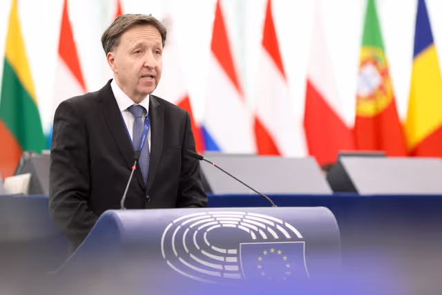 Fotografie 3: EP Plenary session - Oral question - Calling on the Council to take all necessary steps to reach an agreement on the European cross-border mechanism file and open negotiations with Parliament