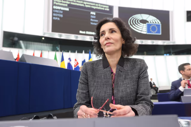 Fotografie 13: EP Plenary session - Oral question - Calling on the Council to take all necessary steps to reach an agreement on the European cross-border mechanism file and open negotiations with Parliament