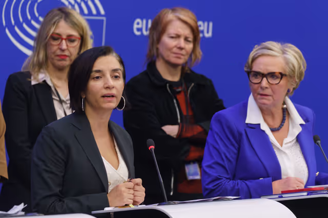 Photo 4: Press conference Chair on Violence against women