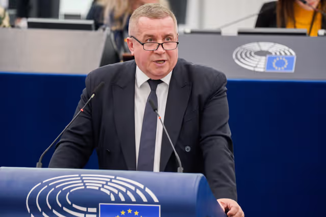 Photo 20: EP Plenary session - Council and Commission statements - Empowering farmers and rural communities - a dialogue towards sustainable and fairly rewarded EU agriculture
