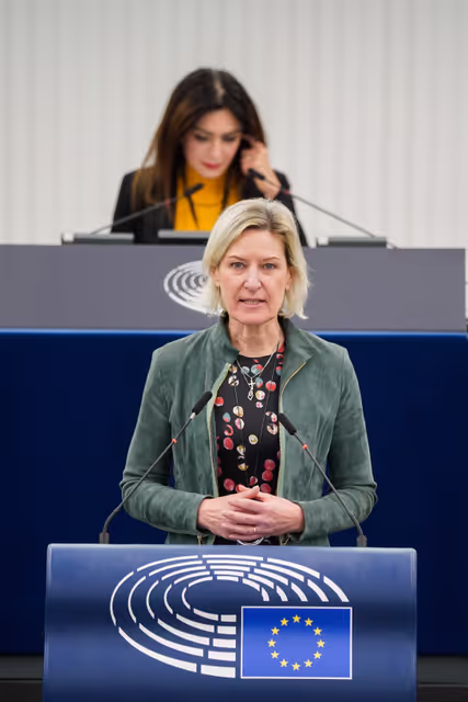 Photo 18: EP Plenary session - Council and Commission statements - Empowering farmers and rural communities - a dialogue towards sustainable and fairly rewarded EU agriculture
