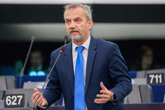 Photo 14: EP Plenary session - Council and Commission statements - Empowering farmers and rural communities - a dialogue towards sustainable and fairly rewarded EU agriculture