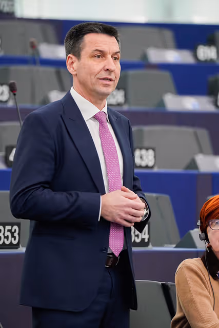 Photo 9: EP Plenary session - Council and Commission statements - Empowering farmers and rural communities - a dialogue towards sustainable and fairly rewarded EU agriculture