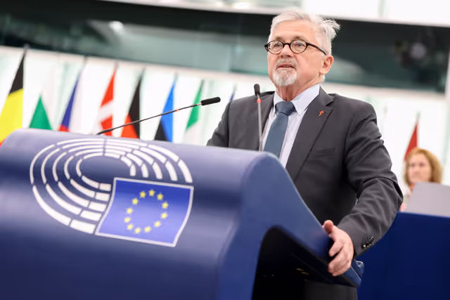 EP Plenary session - Topical debate (Rule 162) - The fight against hate speech and disinformation: responsibility of social platforms within the Digital Services Act