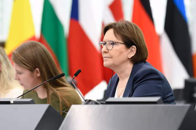 Foto 40: EP Plenary session - Implementation report on the EU LGBTIQ Equality Strategy 2020-2025