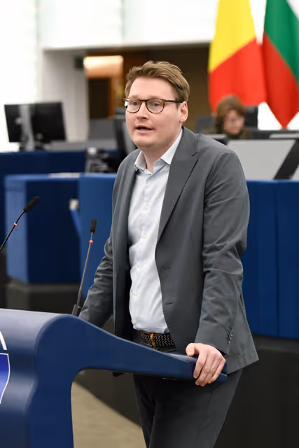 Foto 28: EP Plenary session - Implementation report on the EU LGBTIQ Equality Strategy 2020-2025