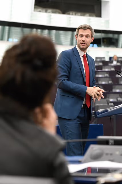 Foto 20: EP Plenary session - Implementation report on the EU LGBTIQ Equality Strategy 2020-2025