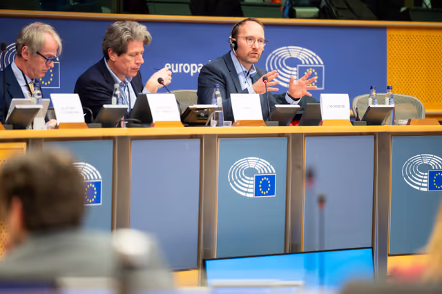 Φωτογραφία 26: FISC subcommittee meeting