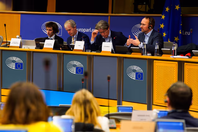 Φωτογραφία 35: FISC subcommittee meeting