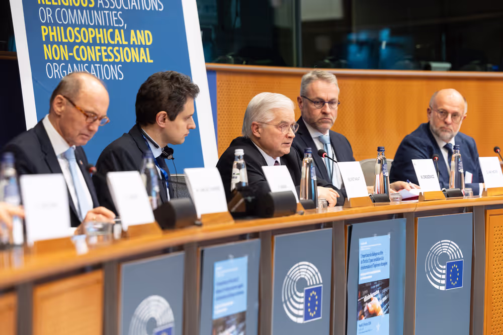 Article 17 TFEU - The importance of the Article 17 dialogue for raising awareness against disinformation and foreign interference as well as for achieving a high turnout at the European elections