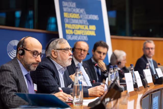 Photo 47: Article 17 TFEU - The importance of the Article 17 dialogue for raising awareness against disinformation and foreign interference as well as for achieving a high turnout at the European elections