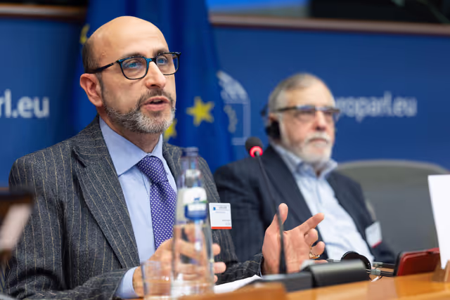Photo 42: Article 17 TFEU - The importance of the Article 17 dialogue for raising awareness against disinformation and foreign interference as well as for achieving a high turnout at the European elections