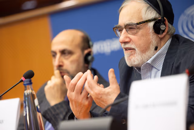 Photo 28: Article 17 TFEU - The importance of the Article 17 dialogue for raising awareness against disinformation and foreign interference as well as for achieving a high turnout at the European elections