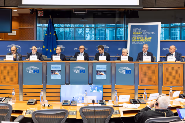 Photo 44: Article 17 TFEU - The importance of the Article 17 dialogue for raising awareness against disinformation and foreign interference as well as for achieving a high turnout at the European elections