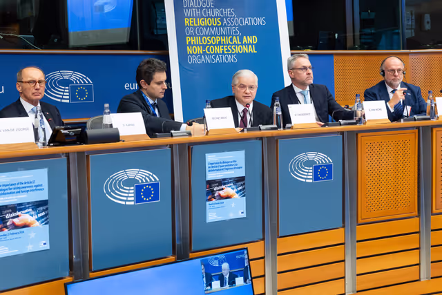 Photo 29: Article 17 TFEU - The importance of the Article 17 dialogue for raising awareness against disinformation and foreign interference as well as for achieving a high turnout at the European elections