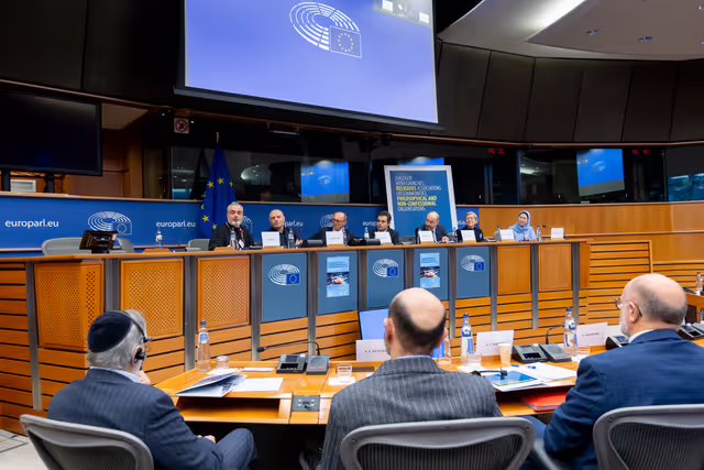 Photo 4: Article 17 TFEU - The importance of the Article 17 dialogue for raising awareness against disinformation and foreign interference as well as for achieving a high turnout at the European elections