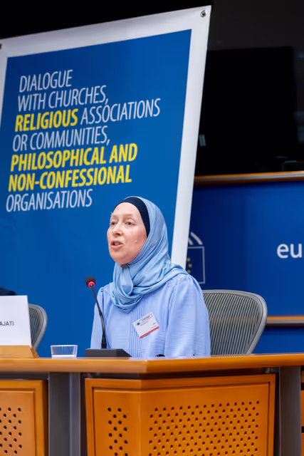 Photo 15: Article 17 TFEU - The importance of the Article 17 dialogue for raising awareness against disinformation and foreign interference as well as for achieving a high turnout at the European elections