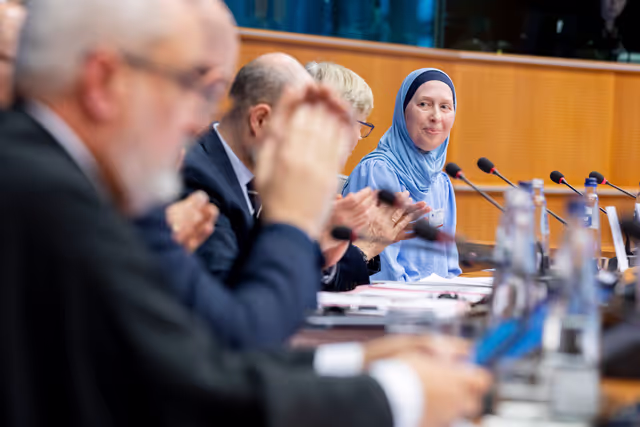Photo 14: Article 17 TFEU - The importance of the Article 17 dialogue for raising awareness against disinformation and foreign interference as well as for achieving a high turnout at the European elections