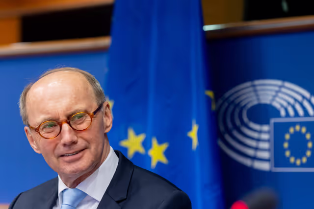 Photo 12: Article 17 TFEU - The importance of the Article 17 dialogue for raising awareness against disinformation and foreign interference as well as for achieving a high turnout at the European elections