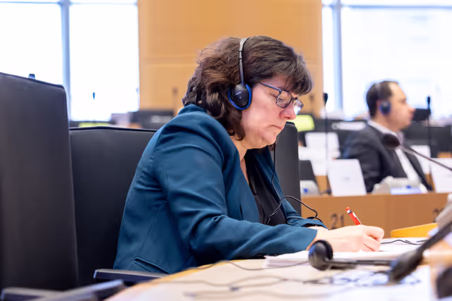 Photo 15: TRAN Committee meeting .Workshop on The suitability of existing post and parcel delivery legislation