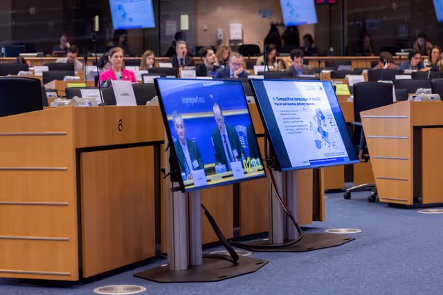 Photo 10: TRAN Committee meeting .Workshop on The suitability of existing post and parcel delivery legislation