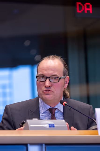 Photo 9: TRAN Committee meeting .Workshop on The suitability of existing post and parcel delivery legislation