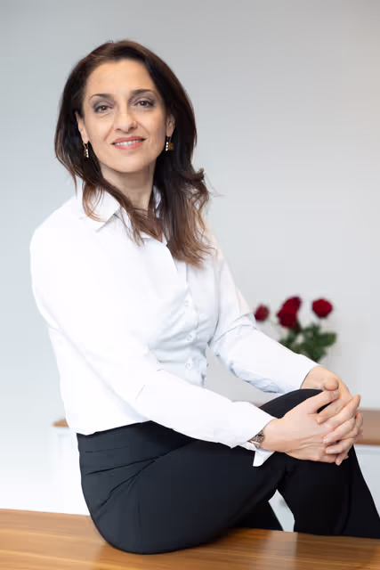 Fotogrāfija 5: Irene TINAGLI in her office in Brussels