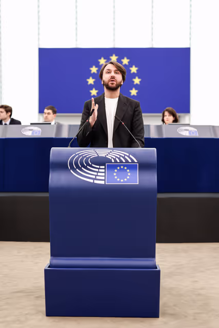 Photo 22: EP Plenary session - Debate on Driving licences