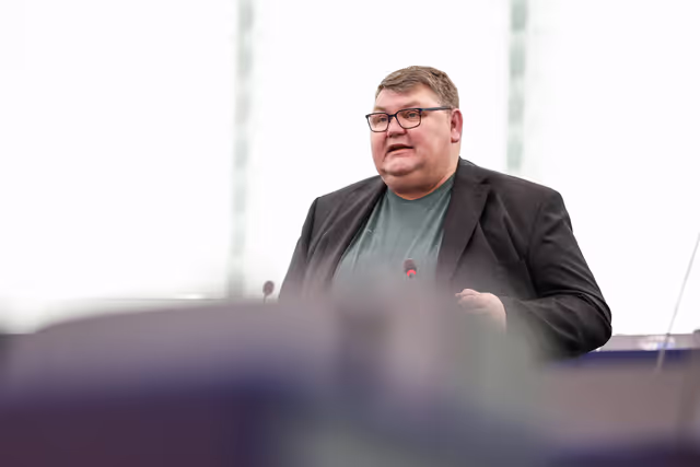 Photo 27: EP Plenary session - Debate on Driving licences