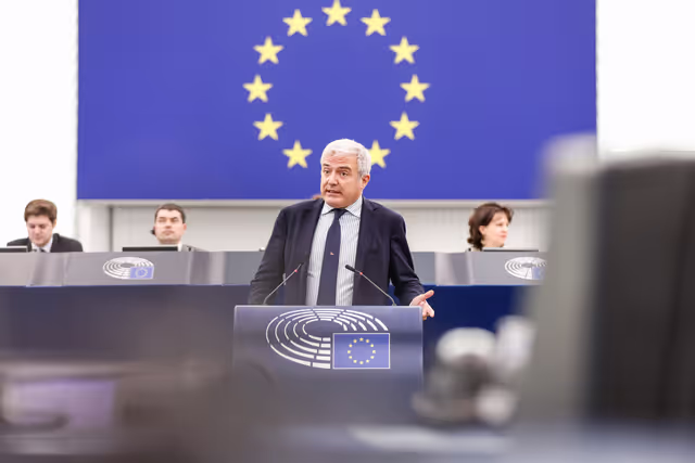 Photo 26: EP Plenary session - Debate on Driving licences