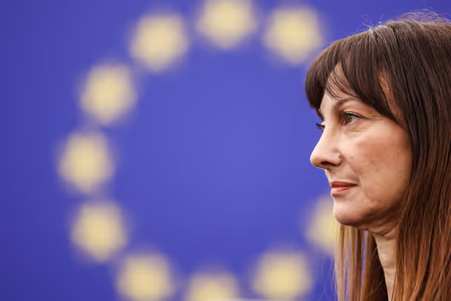 Photo 25: EP Plenary session - Debate on Driving licences