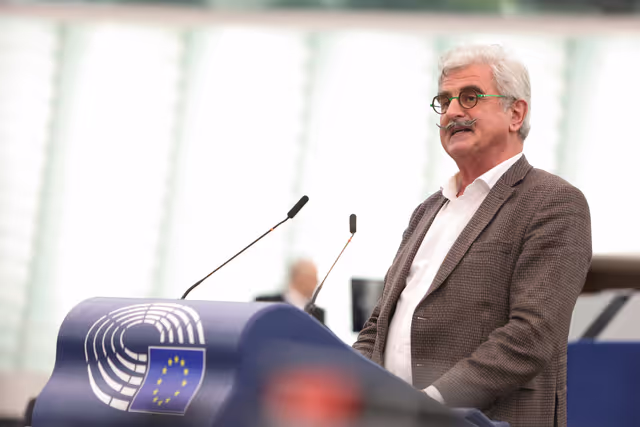 Fotografia 33: EP Plenary session - Debate - Geographical Indications for wine, spirit drinks and agricultural products