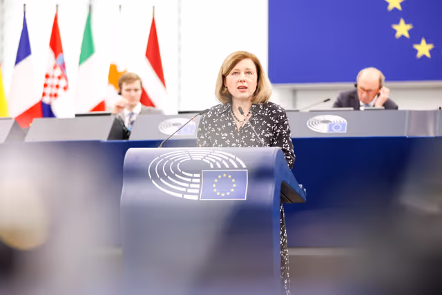 Nuotrauka 6: EP Plenary session - Council decision inviting Member States to ratify the Violence and Harassment Convention