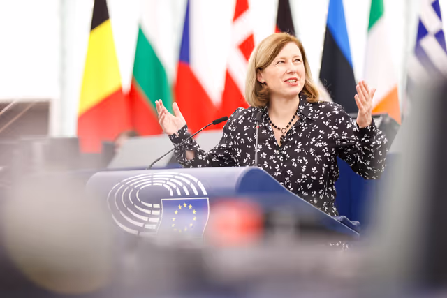 Nuotrauka 5: EP Plenary session - Council decision inviting Member States to ratify the Violence and Harassment Convention