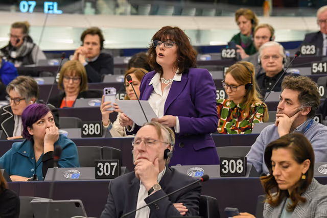 Photo 32: EP Plenary session - Voting session