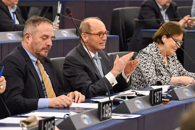 Photo 11: EP Plenary session - Voting session
