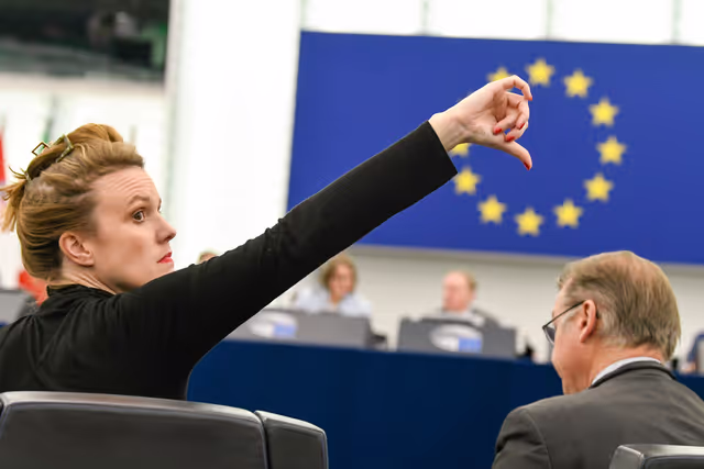Photo 12: EP Plenary session - Voting session