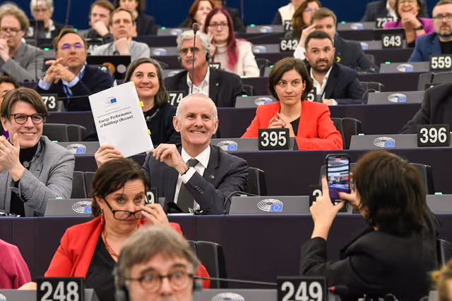 Photo 10: EP Plenary session - Voting session