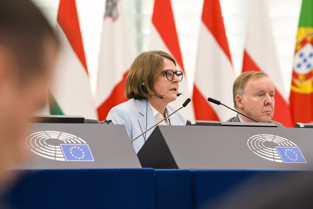 Photo 1: EP Plenary session - Voting session