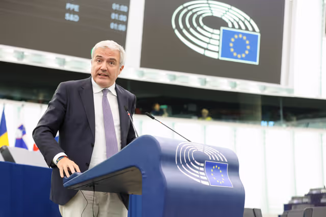 Photo 13: EP Plenary session - Type-approval of motor vehicles and engines with respect to their emissions and battery durability (Euro 7)