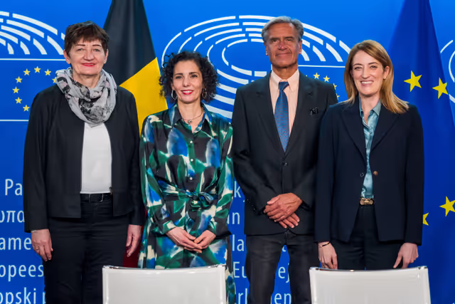 Φωτογραφία 13: LEX signing ceremony in presence of Roberta METSOLA, EP President and Hadja LAHBIB, Belgian Minister for Foreign Affairs and European Affairs, on behalf of the Belgian Presidency of the Council
