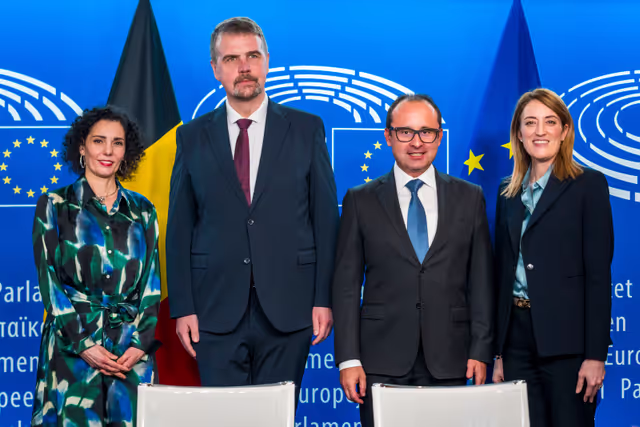 Φωτογραφία 6: LEX signing ceremony in presence of Roberta METSOLA, EP President and Hadja LAHBIB, Belgian Minister for Foreign Affairs and European Affairs, on behalf of the Belgian Presidency of the Council