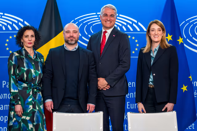 Φωτογραφία 2: LEX signing ceremony in presence of Roberta METSOLA, EP President and Hadja LAHBIB, Belgian Minister for Foreign Affairs and European Affairs, on behalf of the Belgian Presidency of the Council