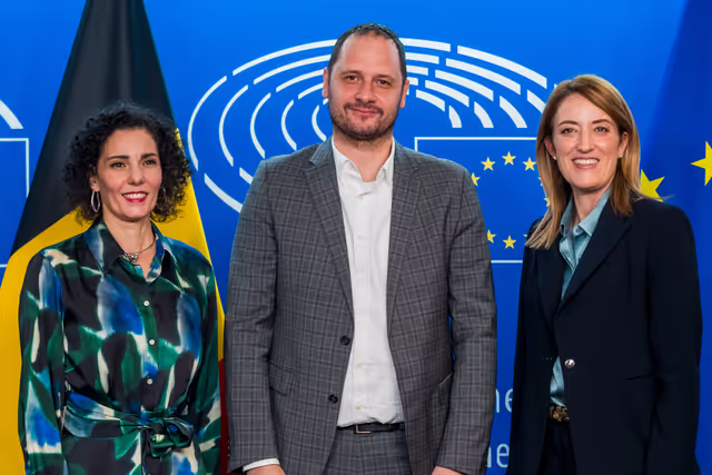 Φωτογραφία 1: LEX signing ceremony in presence of Roberta METSOLA, EP President and Hadja LAHBIB, Belgian Minister for Foreign Affairs and European Affairs, on behalf of the Belgian Presidency of the Council