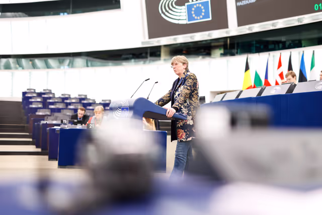 Fotografie 43: EP Plenary session - Oral question - Promised revision of the EU animal welfare legislation and the animal welfare-related European citizens’ initiatives