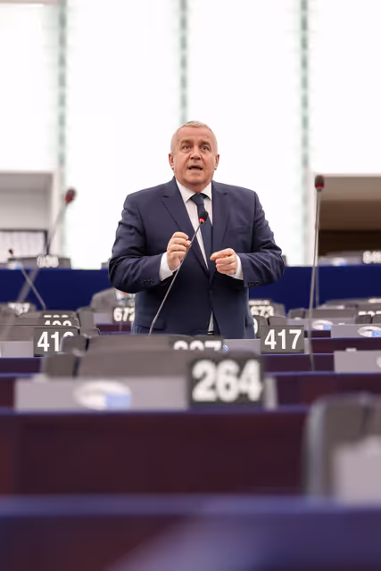 Fotografie 30: EP Plenary session - Oral question - Promised revision of the EU animal welfare legislation and the animal welfare-related European citizens’ initiatives