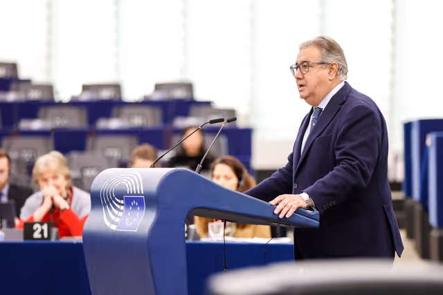 Fotografie 26: EP Plenary session - Oral question - Promised revision of the EU animal welfare legislation and the animal welfare-related European citizens’ initiatives